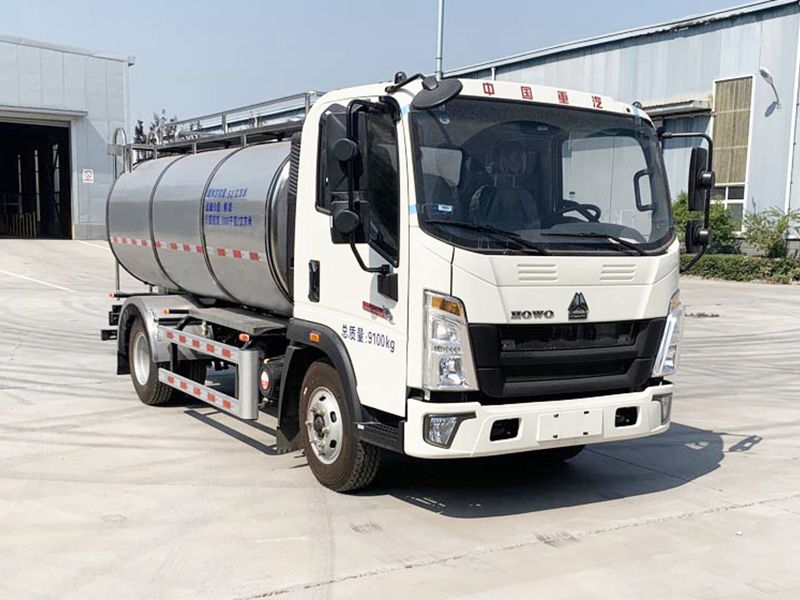 重汽豪沃 2橋鮮奶運(yùn)輸車(chē)（5.2立方）