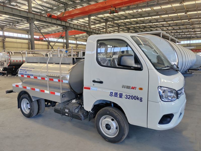 微型2橋鮮奶運(yùn)輸車(chē)（1.3立方）